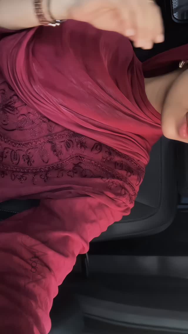 Color of the season 🥀

@wa.hijab_ 
Cherry red shimmer hijab
.
DM FOR ORDER 
.
#trendingnow #style #cherry #hijab #shimmer